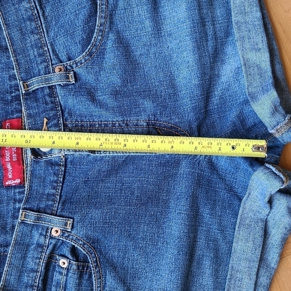 LEVI'S 515 Cutoff Jean Shorts - Picture 6 of 11